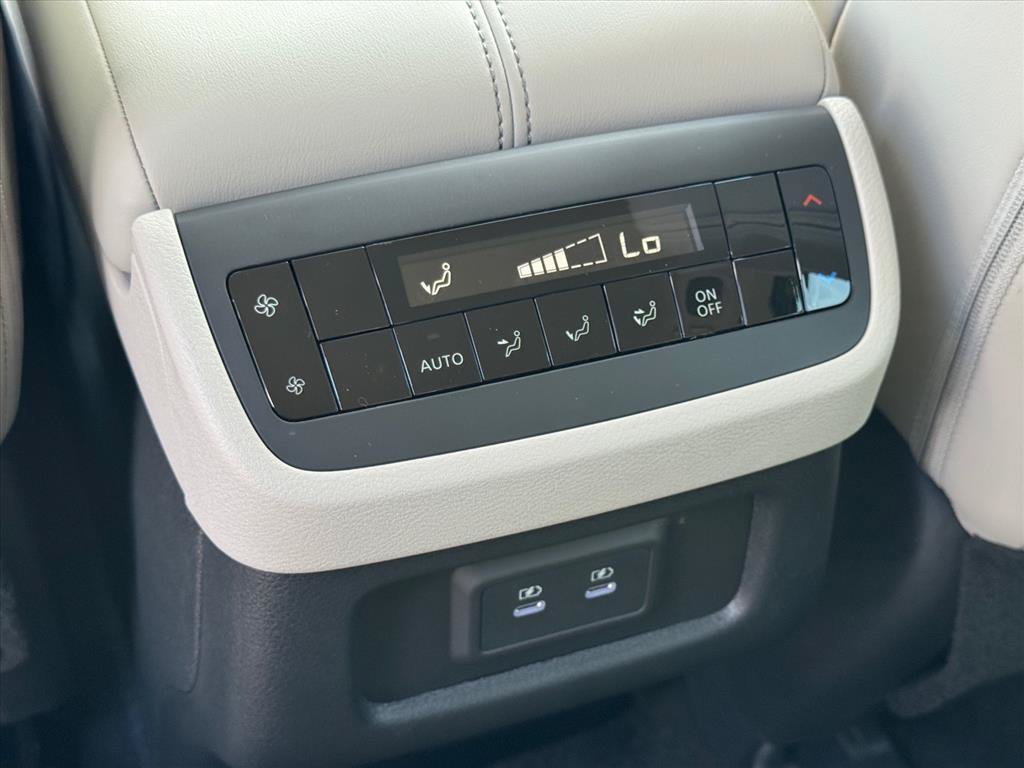 New 2026 Nissan Pathfinder SL FWD image 14
