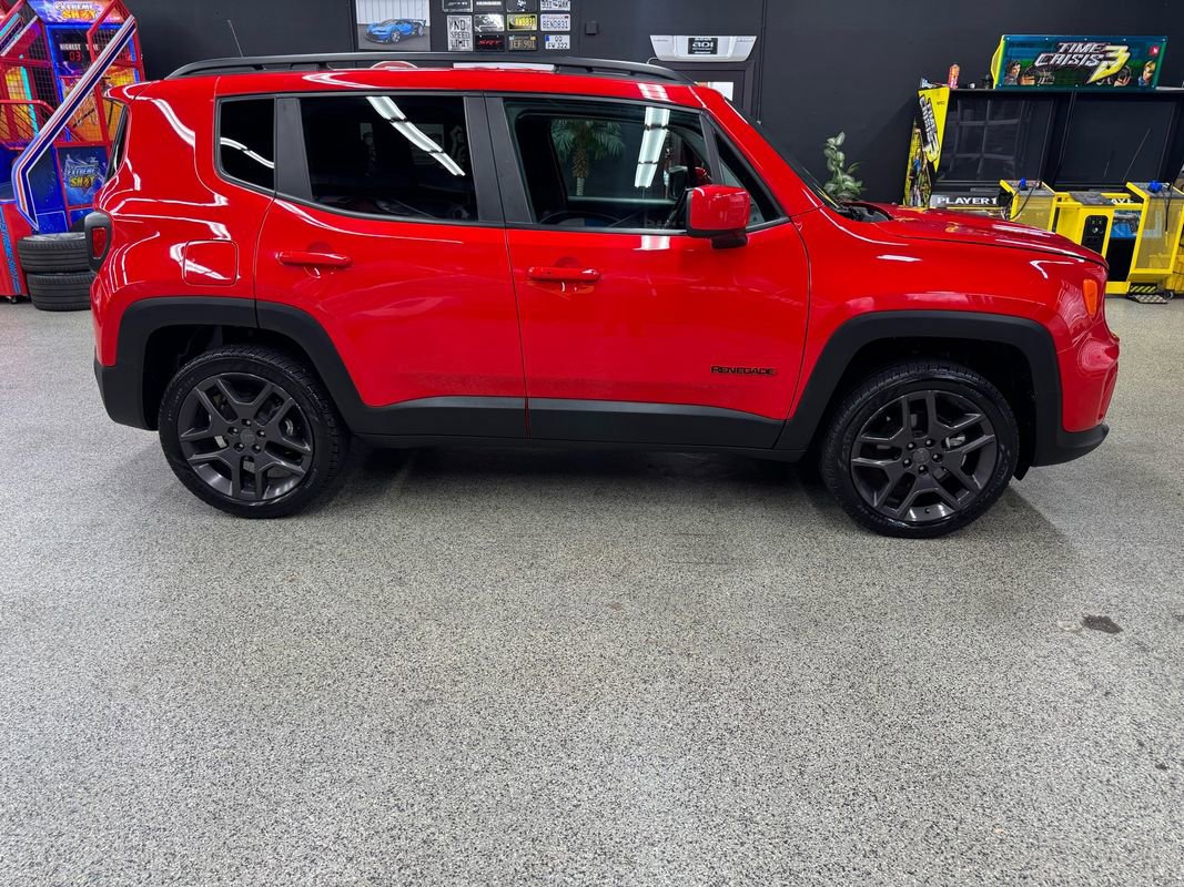 Used 2022 Jeep Renegade Latitude w/ Convenience Group AWD/4WD image 6