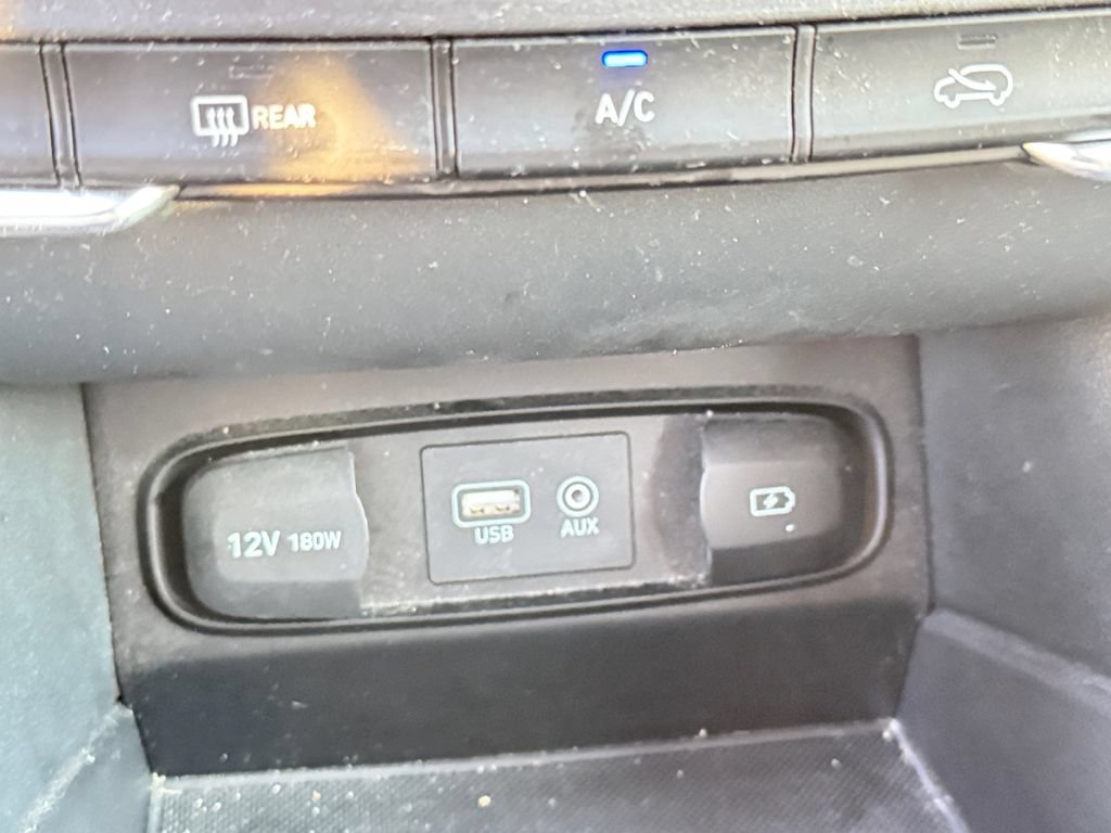 Used 2020 Hyundai Santa Fe SE AWD/4WD image 31