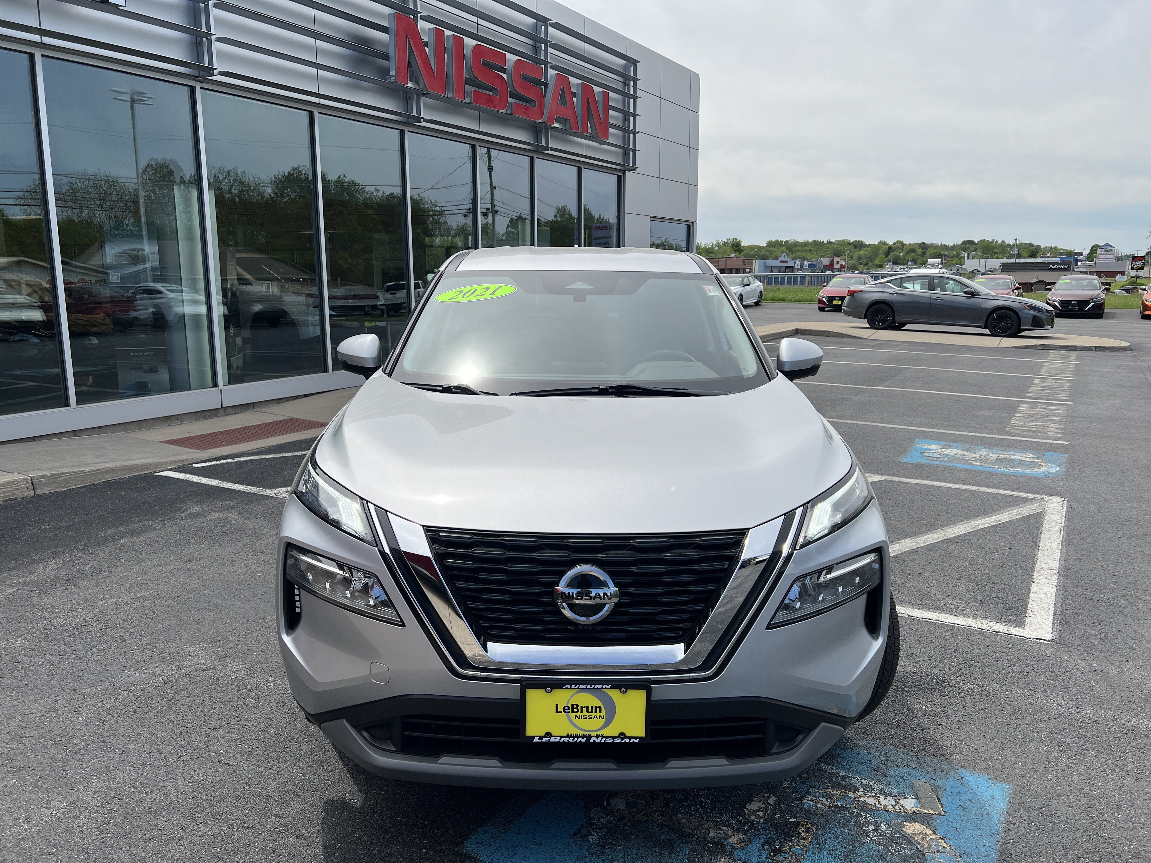 Used 2021 Nissan Rogue SV AWD/4WD image 12