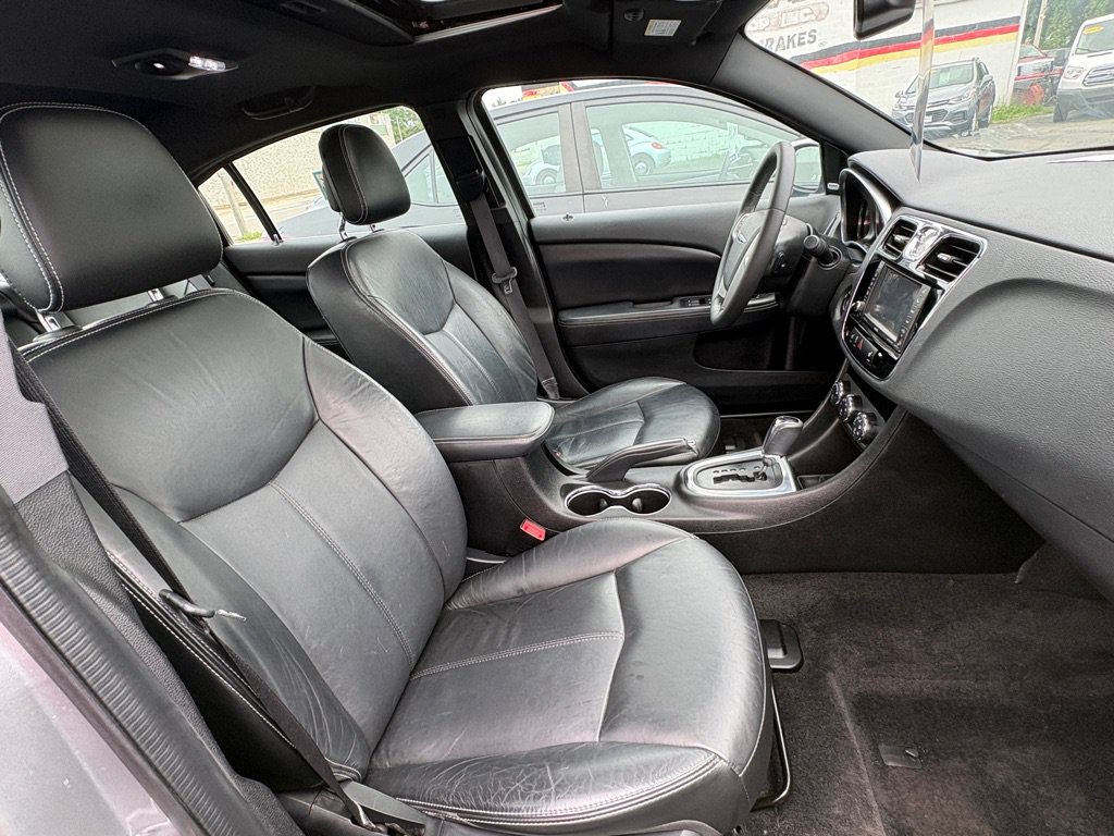 Used 2013 Chrysler 200 Limited w/ Sun/Sound Group FWD image 17