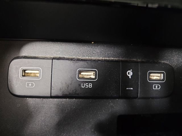 Used 2023 Kia Carnival SX Prestige FWD image 25
