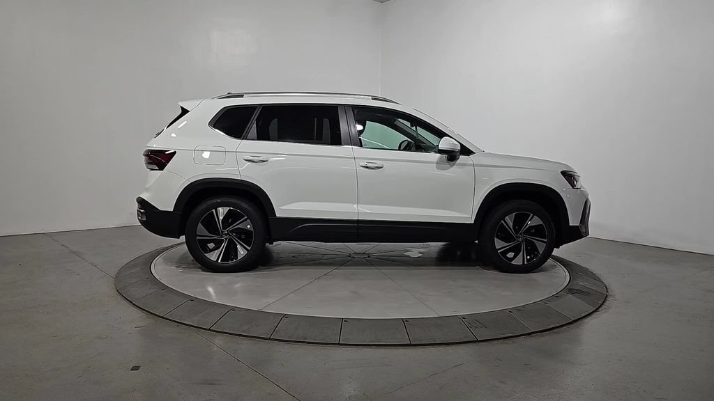 New 2026 Volkswagen Taos SE AWD/4WD image 6