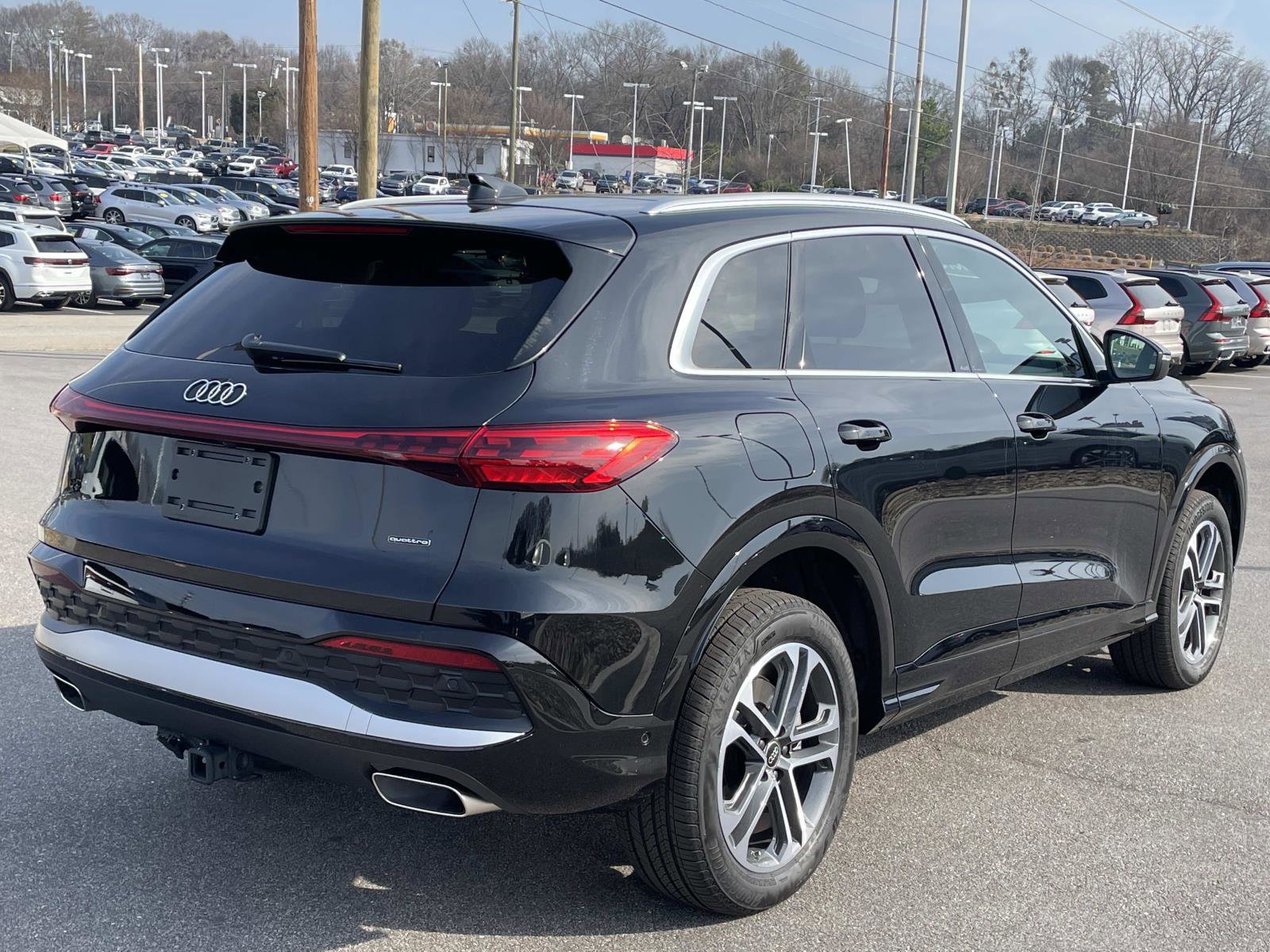 Used 2025 Audi Q5 Premium w/ Convenience Package image 7