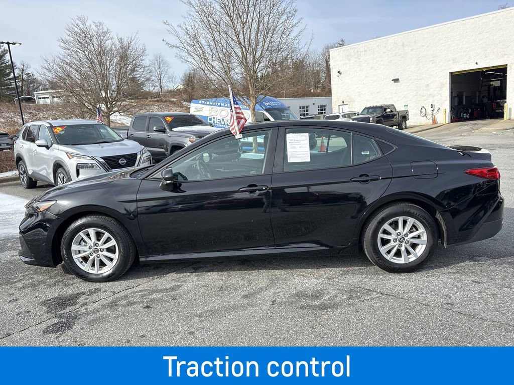 Used 2025 Toyota Camry LE image 7