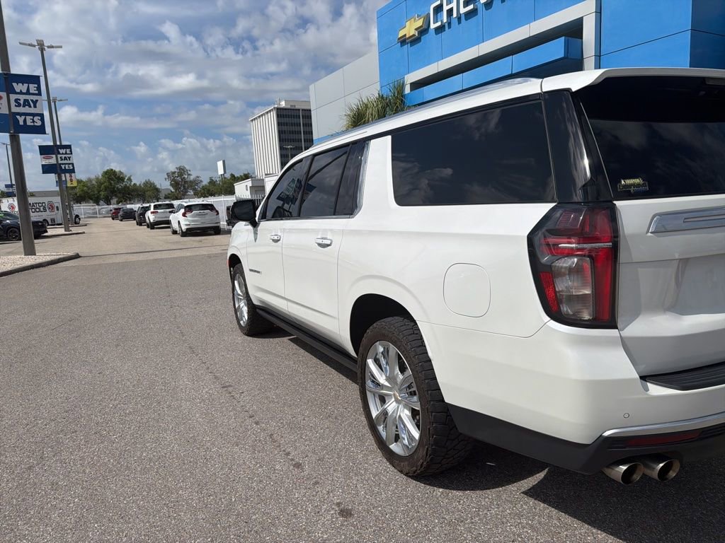 Used 2022 Chevrolet Suburban High Country AWD/4WD image 9