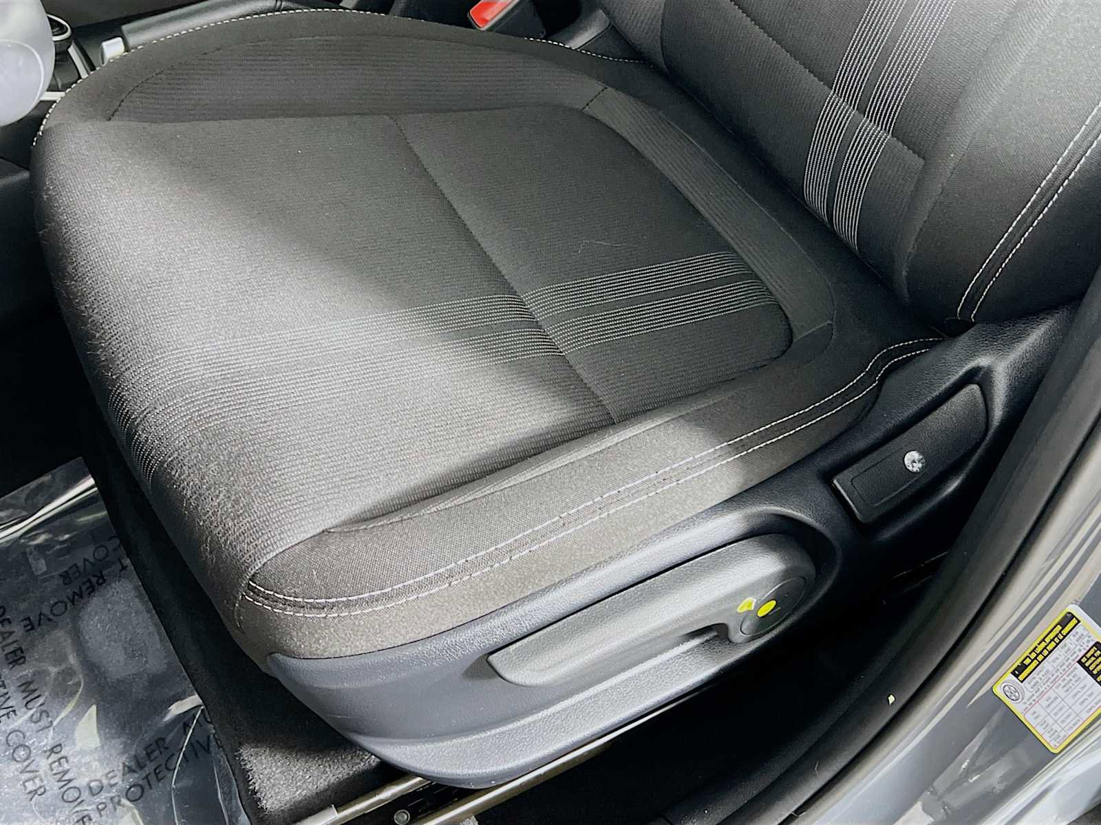 Certified 2025 Hyundai Venue SEL image 19