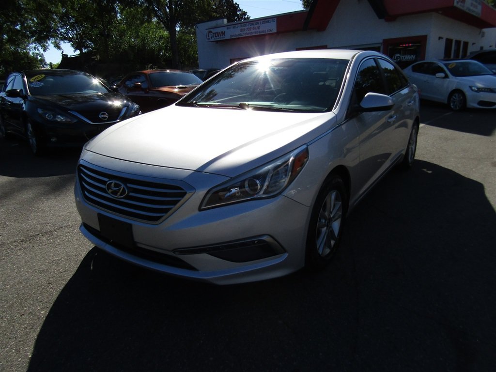 Used 2015 Hyundai Sonata SE w/ Option Group 09 FWD image 1
