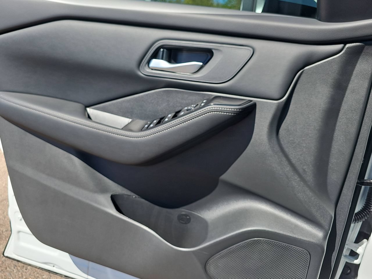 New 2026 Nissan Rogue SV FWD image 28