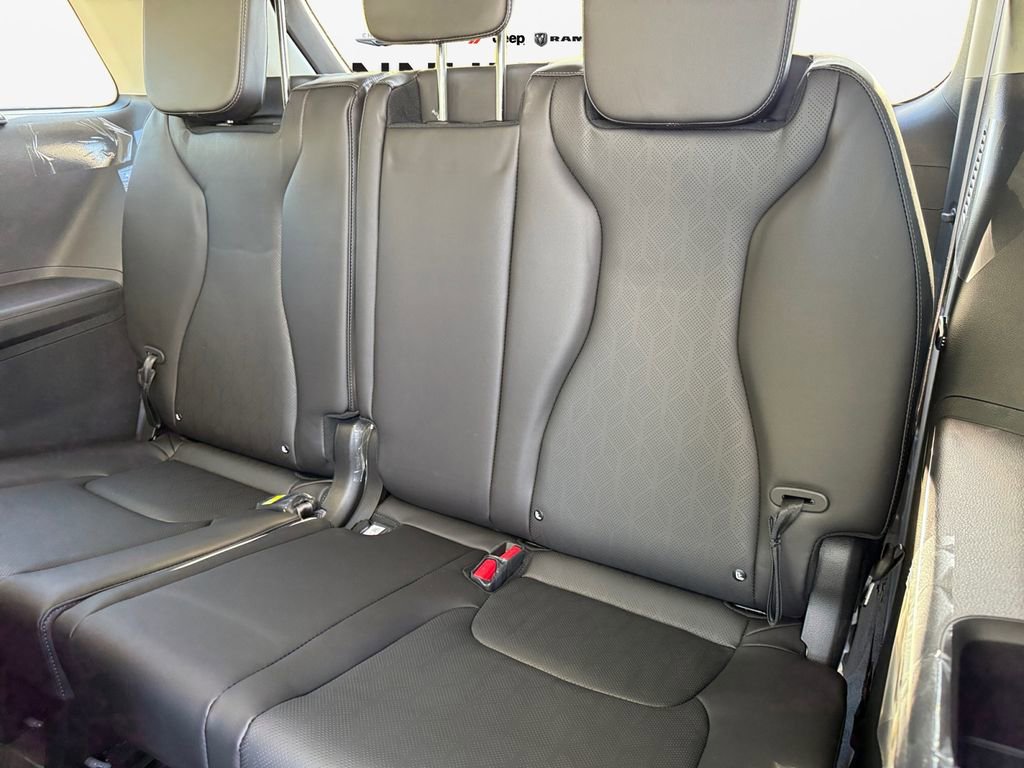 New 2026 Kia Carnival SX w/ SX Dark Edition Package FWD image 16
