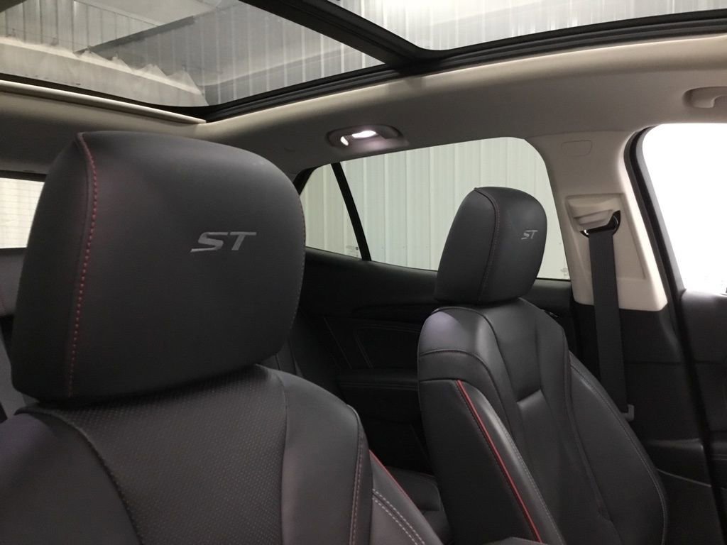 Used 2023 Buick Envision Essence w/ Sport Touring Package image 24