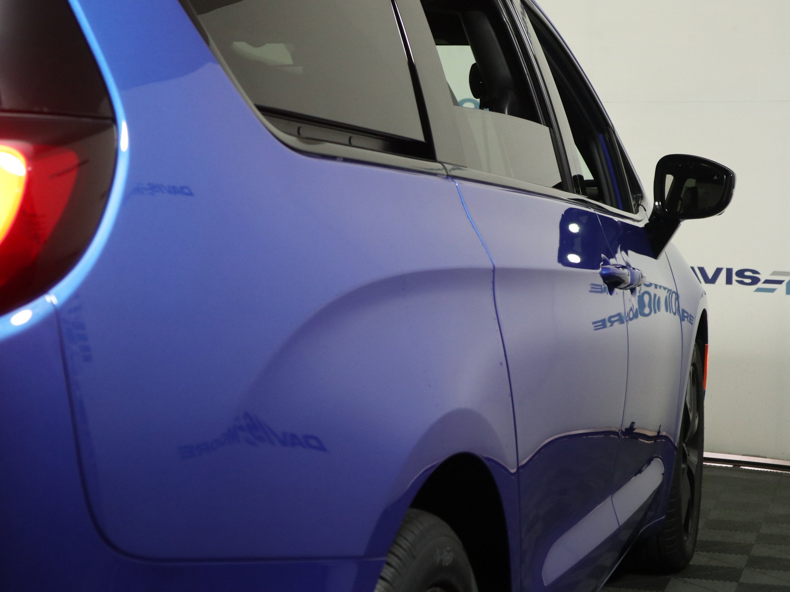 New 2026 Chrysler Pacifica Limited w/ S Appearance Package image 5