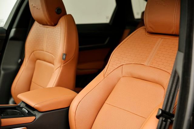New 2026 Jaguar F-PACE R-Dynamic S AWD/4WD image 26