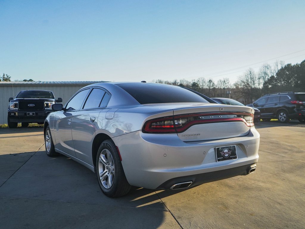 Used 2022 Dodge Charger SXT image 4