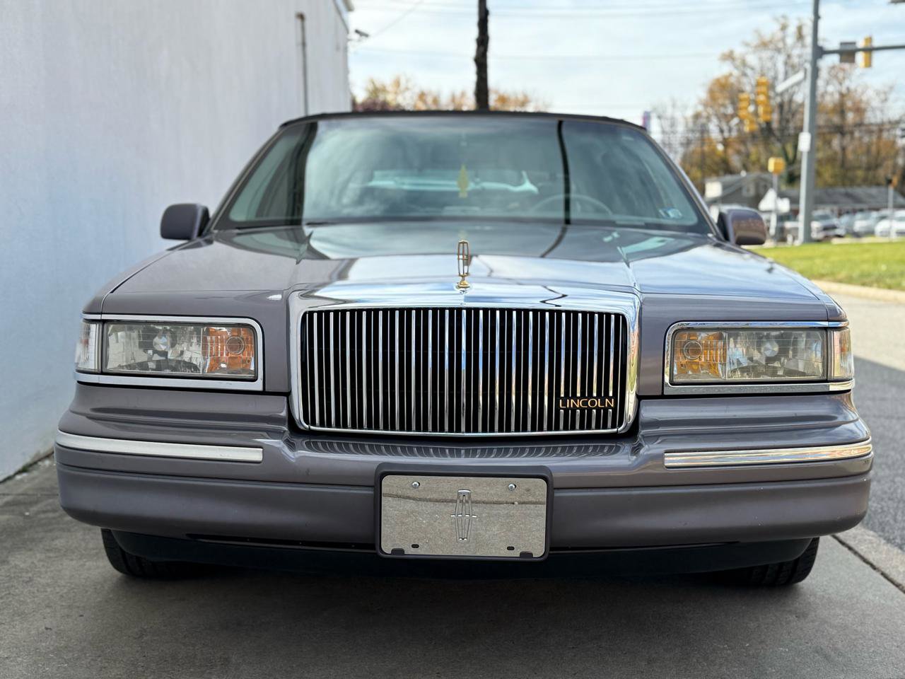 Used 1995 Lincoln Town Car Cartier image 11