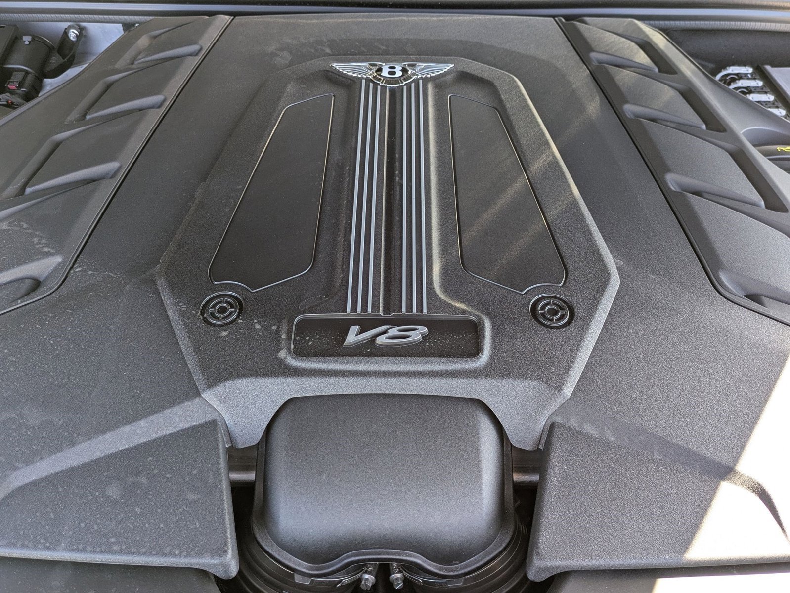 Certified 2025 Bentley Bentayga AWD/4WD image 22