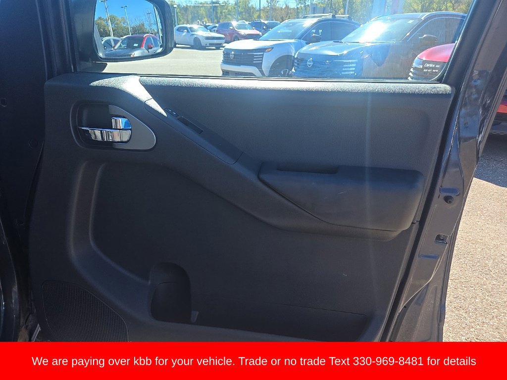 Used 2013 Nissan Frontier SV w/ SV Value Truck Pkg AWD/4WD image 21
