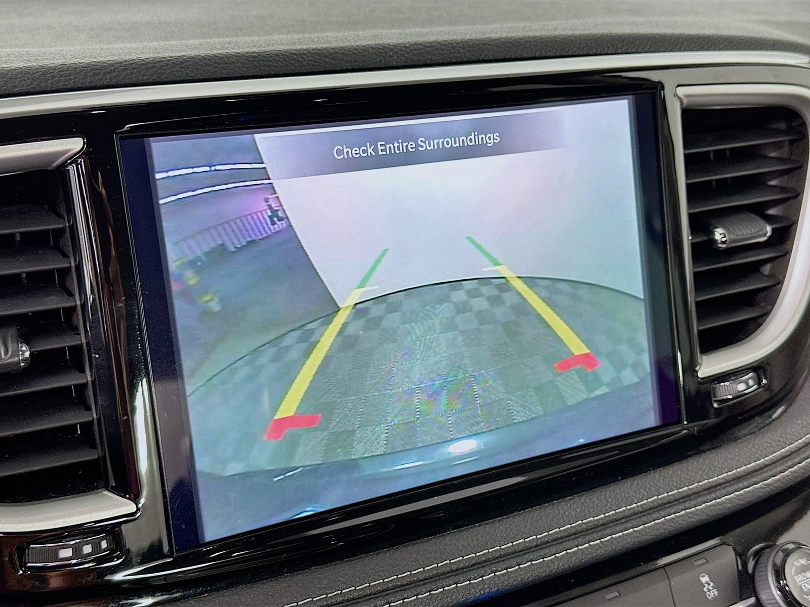 Used 2023 Chrysler Pacifica Touring-L FWD image 14