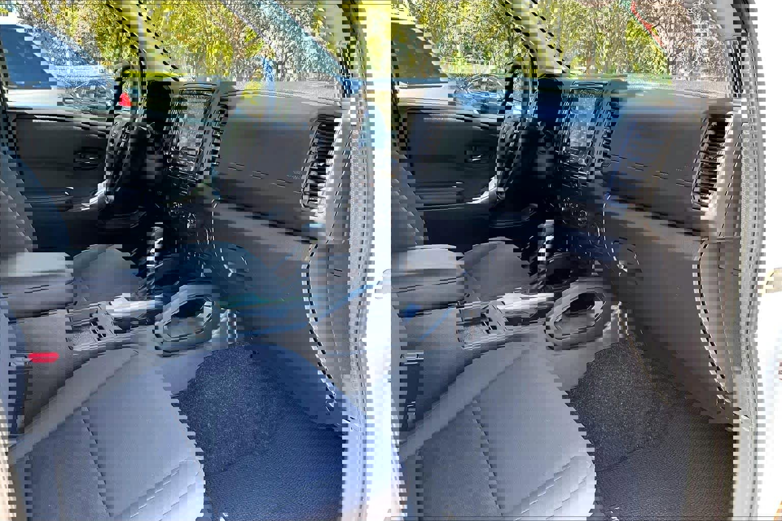 Used 2024 Nissan Frontier S image 19