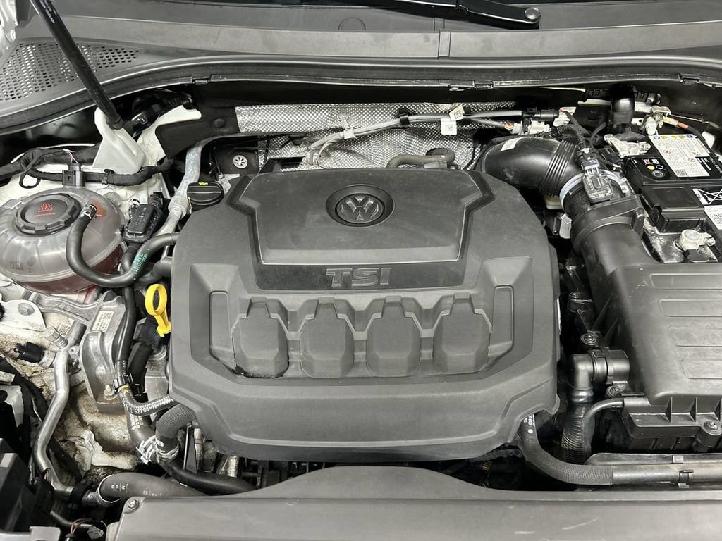 Certified 2024 Volkswagen Tiguan SE R-Line AWD/4WD image 24