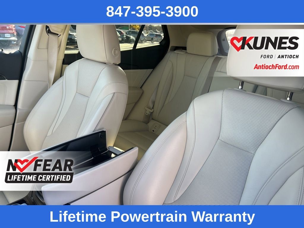 Used 2022 Buick Envision Essence w/ Safety Package image 18
