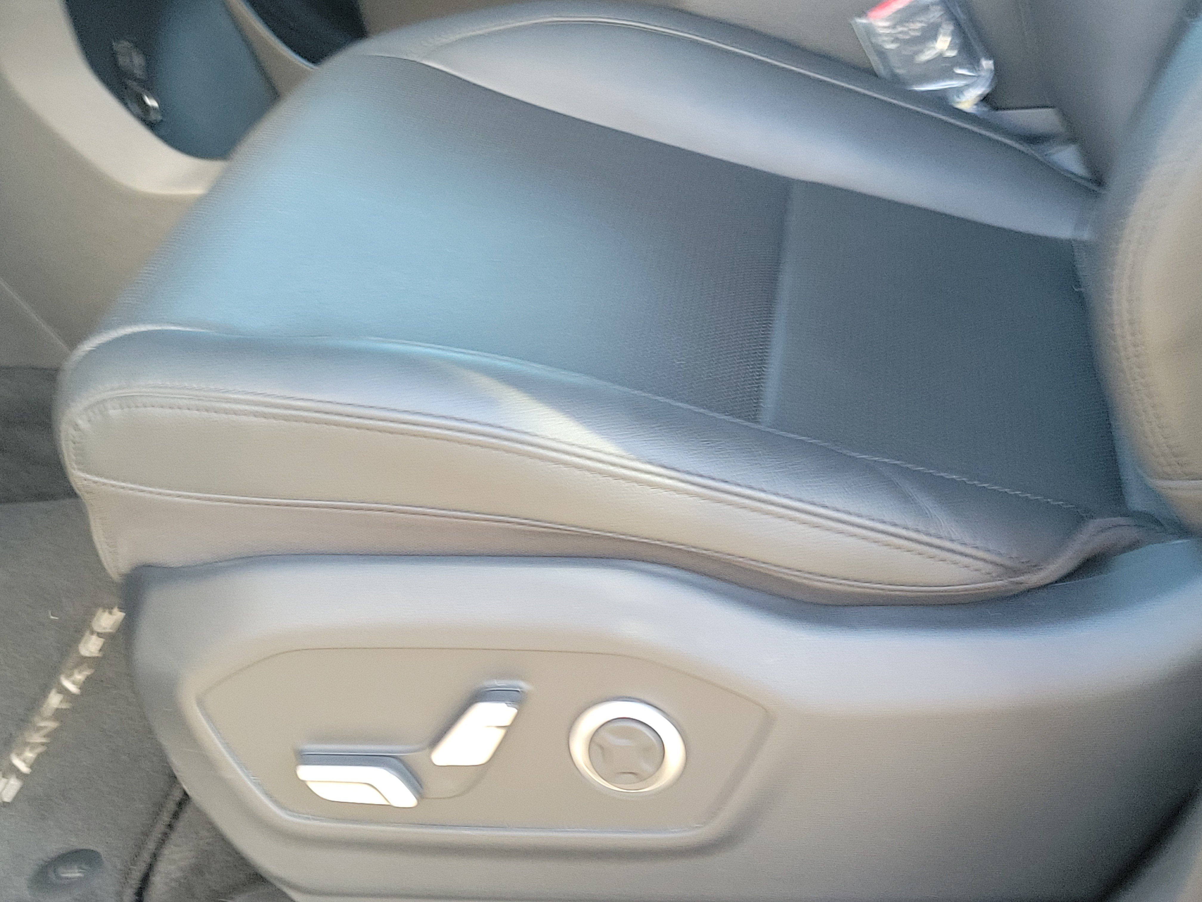 Certified 2025 Hyundai Santa Fe Limited FWD image 18