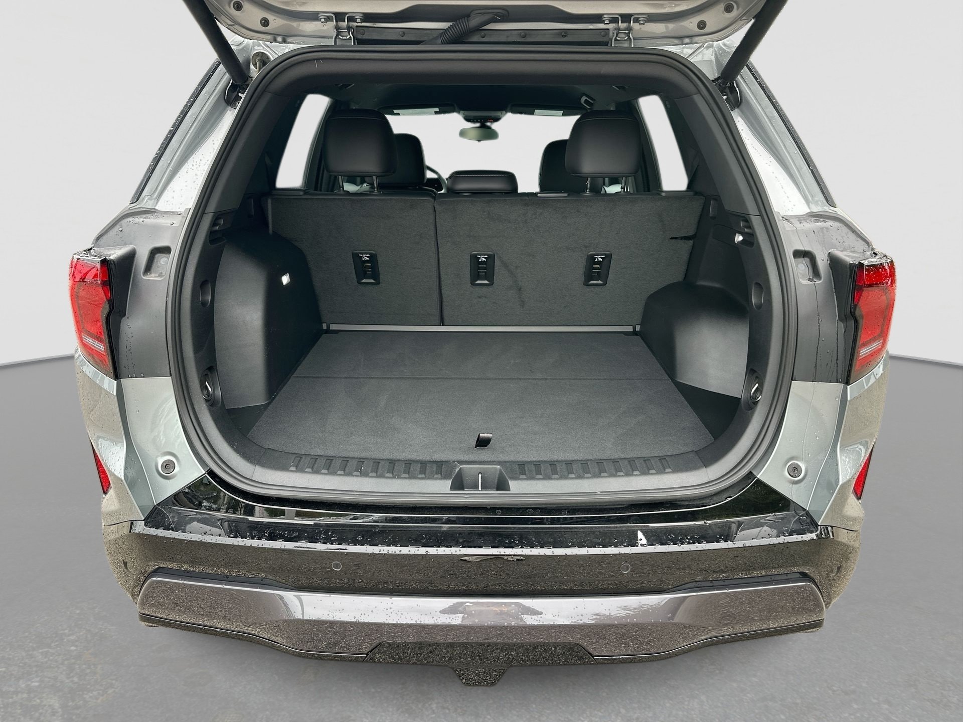 Certified 2026 GMC Terrain AT4 w/ Convenience Package III AWD/4WD image 25