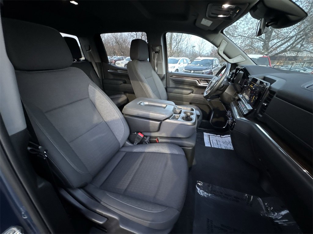 Used 2024 Chevrolet Silverado 1500 LT image 24