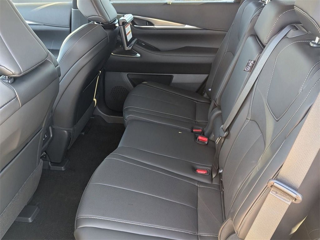 New 2026 INFINITI QX60 Luxe w/ Family Package image 26