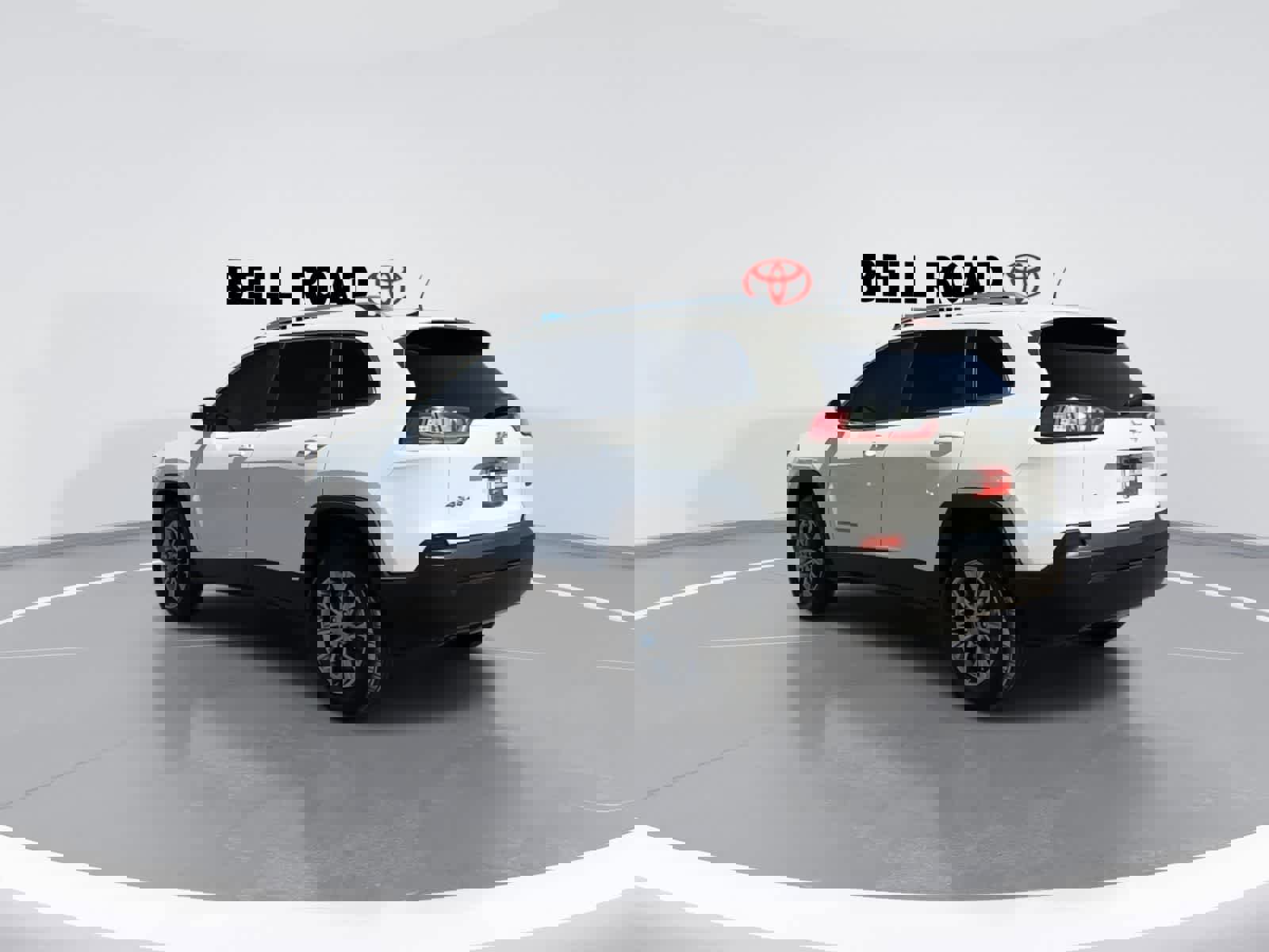 Used 2019 Jeep Cherokee Latitude Plus w/ Cold Weather Group image 6