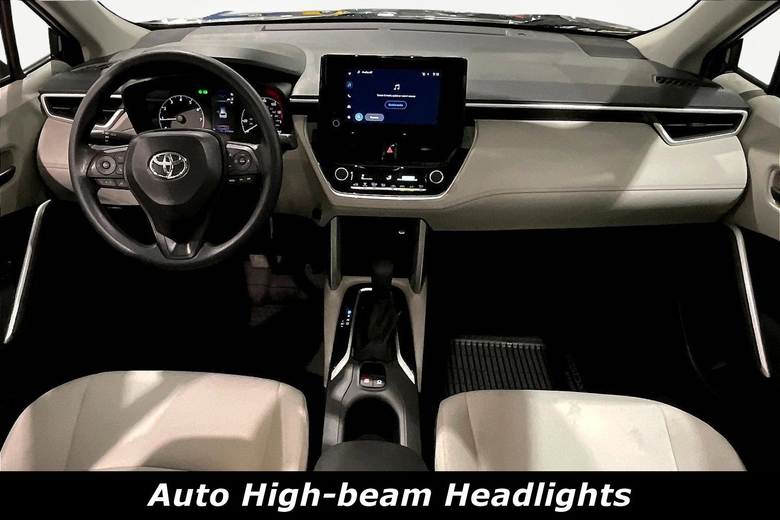 Used 2025 Toyota Corolla Cross L image 8