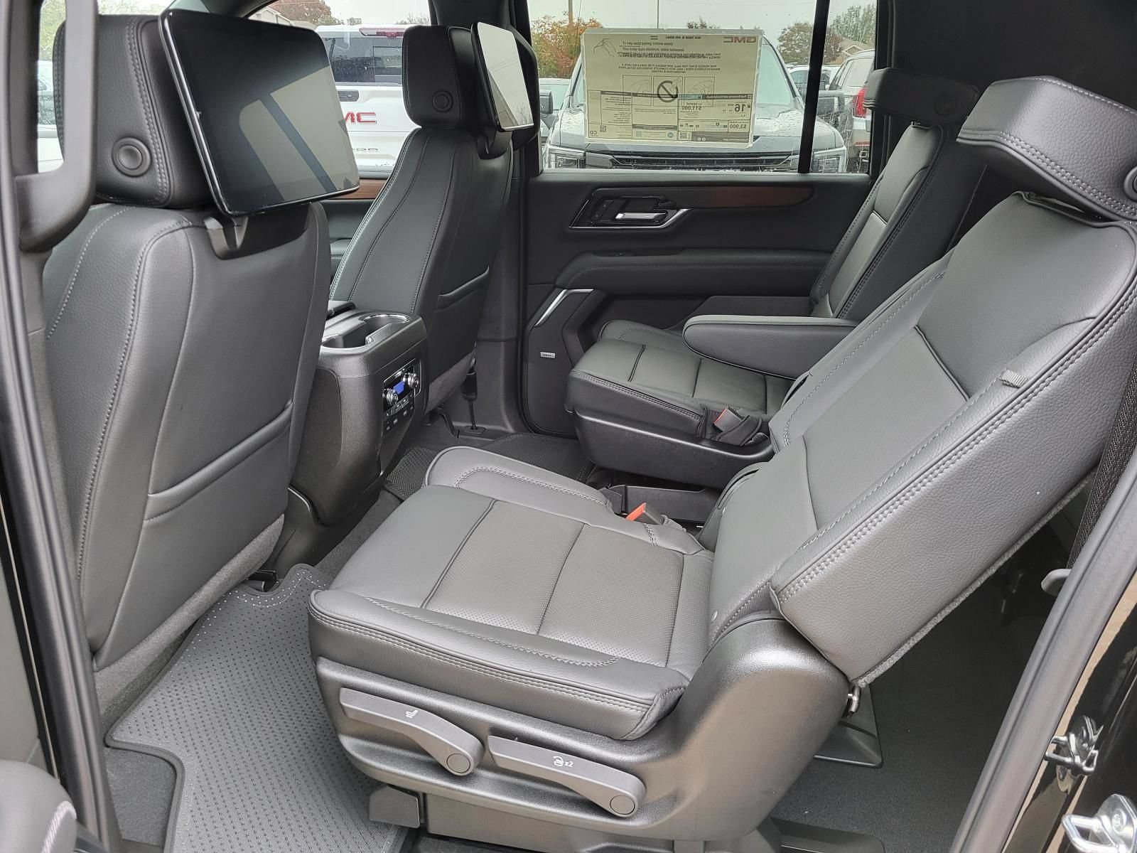 New 2026 GMC Yukon XL Denali w/ Advanced Technology Package AWD/4WD image 4