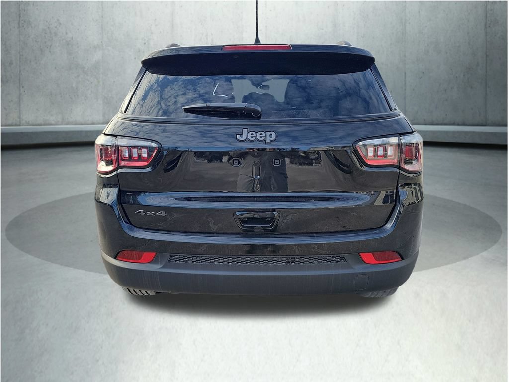 New 2026 Jeep Compass Latitude w/ Sun and Sound Group AWD/4WD image 5