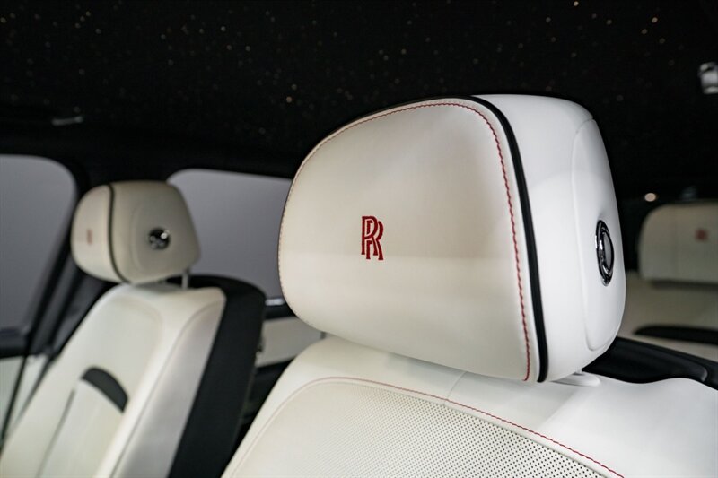 Used 2023 Rolls-Royce Cullinan Black Badge w/ Dark Exterior Package AWD/4WD image 14