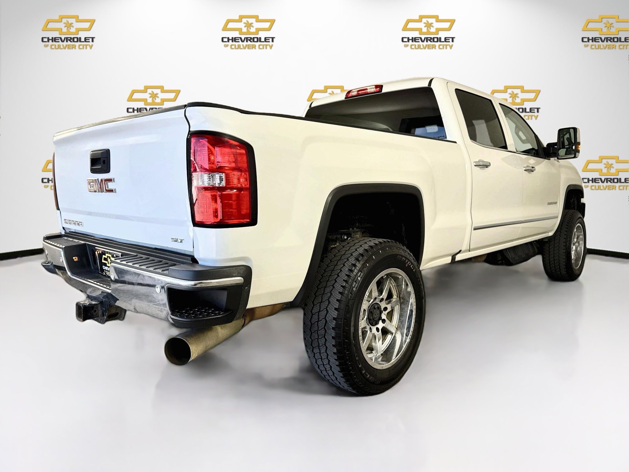 Used 2019 GMC Sierra 2500 SLT w/ Duramax Plus Package AWD/4WD image 8