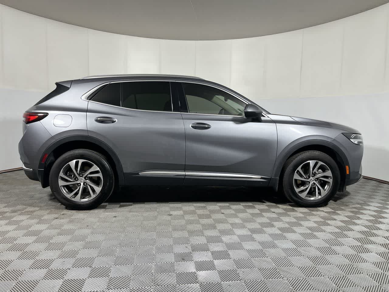 Used 2022 Buick Envision Essence w/ Safety Package FWD image 9
