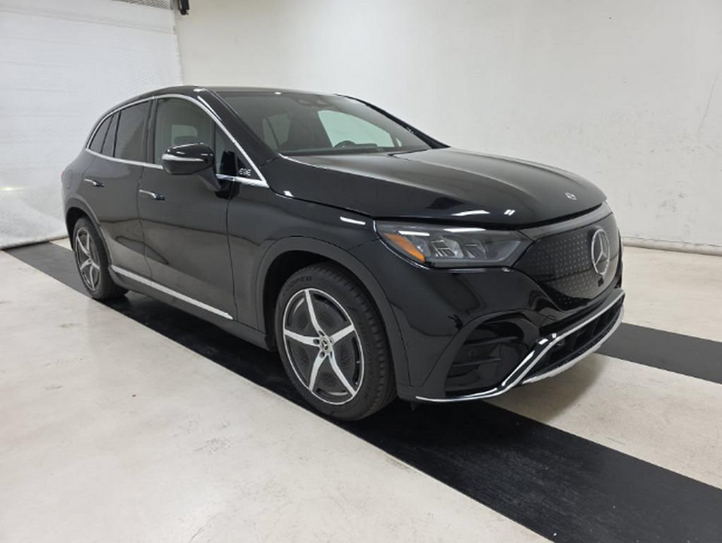 Used 2023 Mercedes-Benz EQE 500 4MATIC SUV w/ Exclusive Trim Package image 3