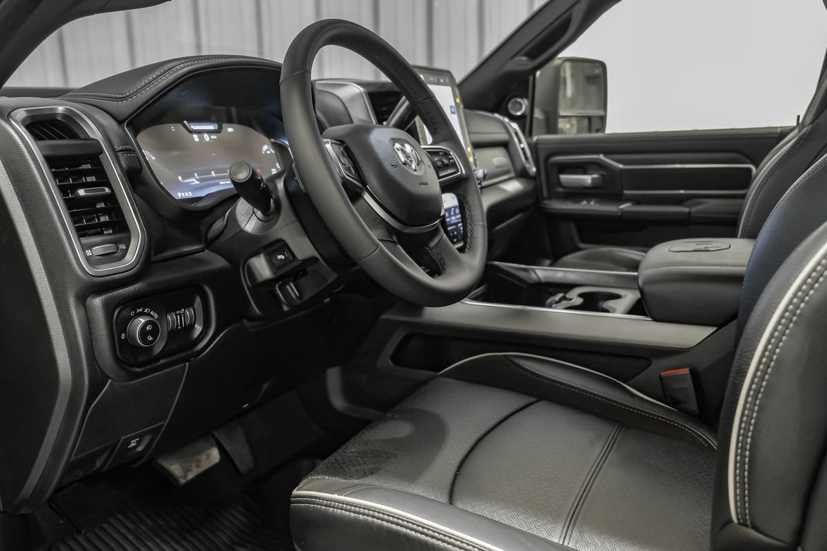 Used 2025 RAM 2500 Laramie AWD/4WD image 14