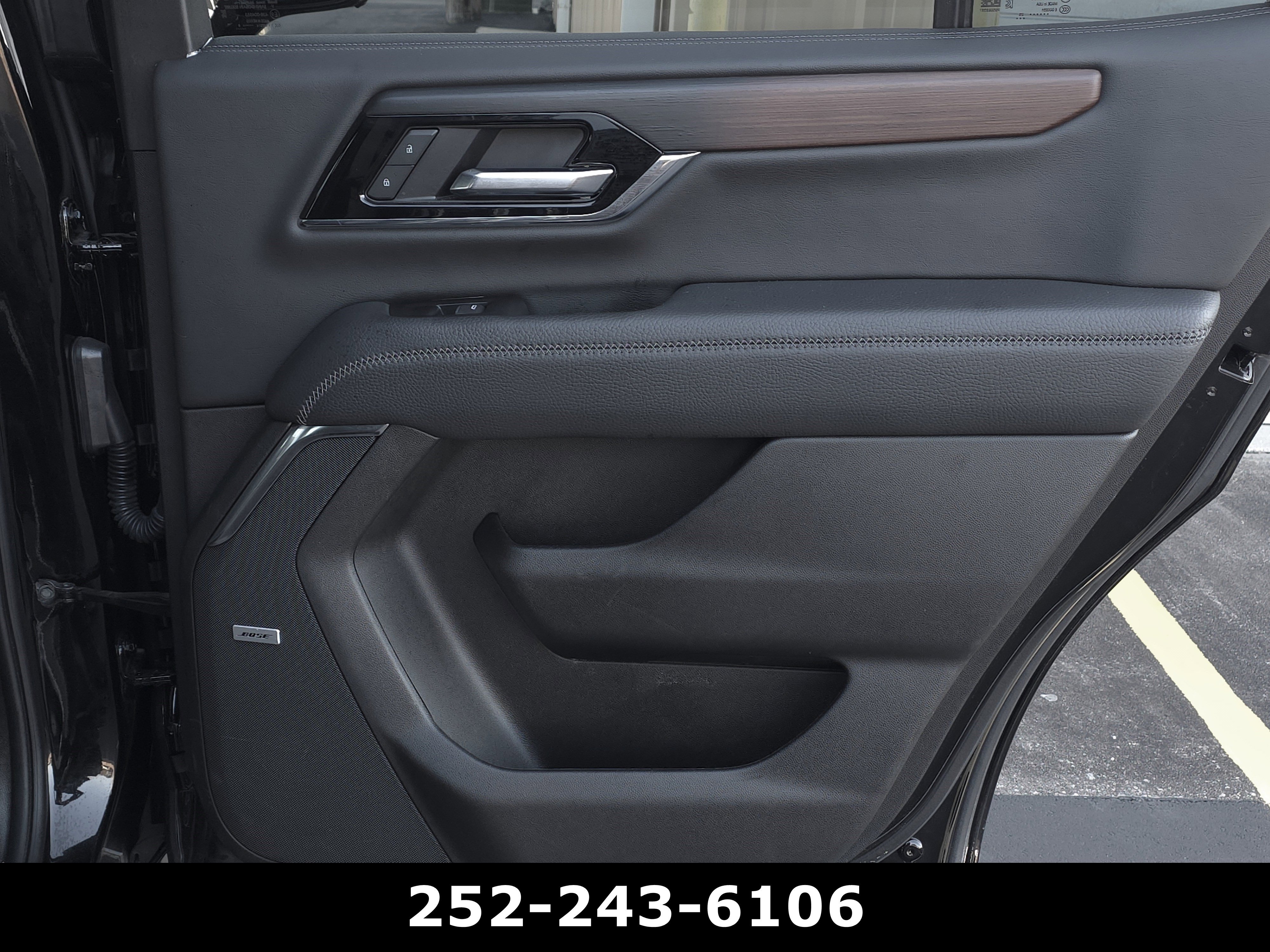 Used 2025 GMC Yukon Denali AWD/4WD image 51