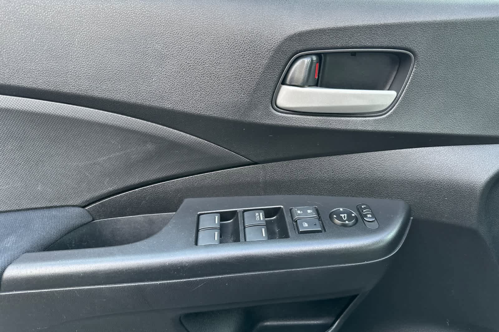 Used 2015 Honda CR-V LX image 12