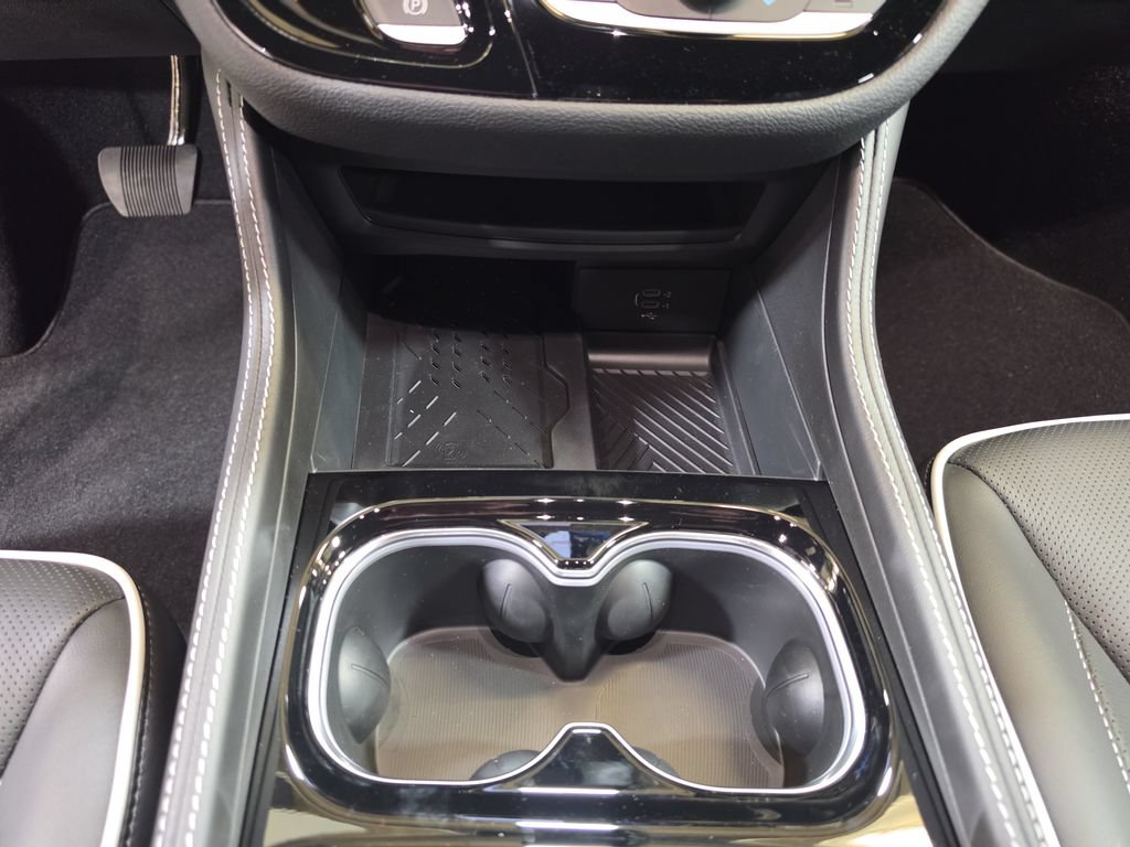 New 2027 Chrysler Pacifica Limited AWD/4WD image 20