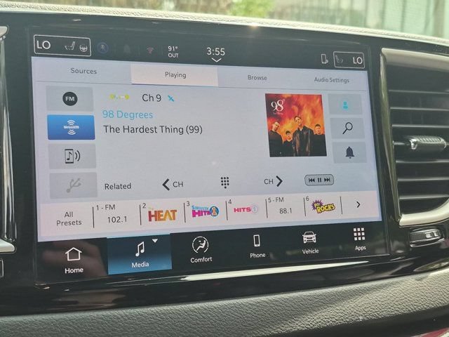 Used 2025 Chrysler Pacifica Select FWD image 18