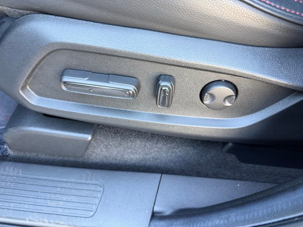 Used 2025 Honda Pilot Black Edition image 15