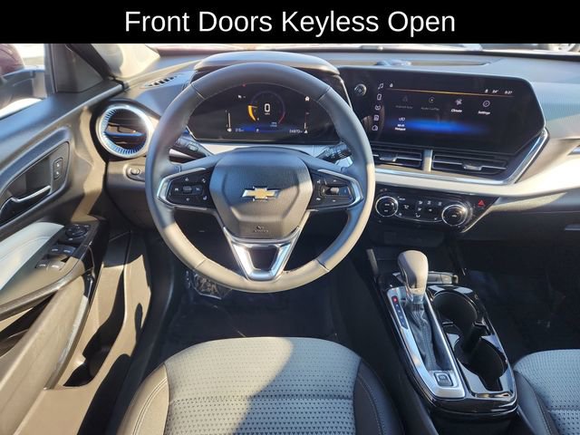 Used 2025 Chevrolet Trax LT w/ LT Convenience Package image 22