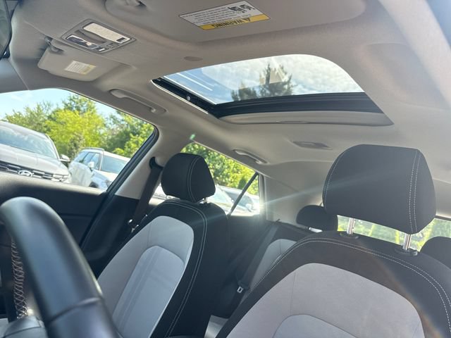 Certified 2026 Hyundai Venue SEL FWD image 21