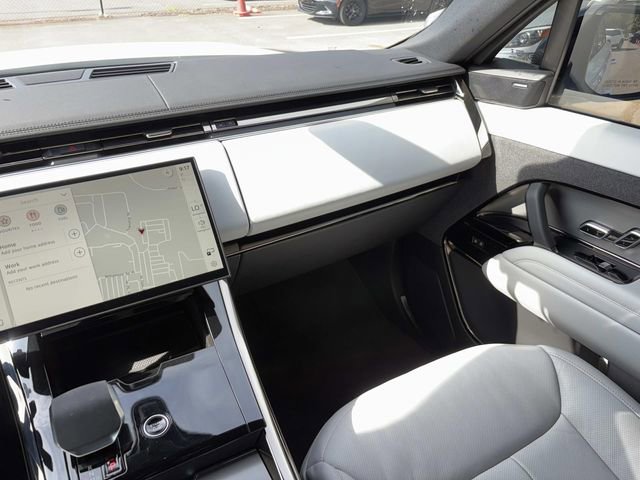 Used 2025 Land Rover Range Rover Sport SE AWD/4WD image 13