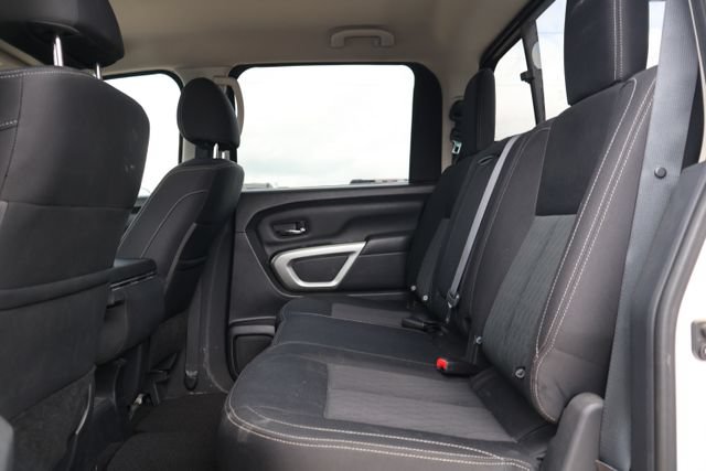 Used 2018 Nissan Titan SV AWD/4WD image 7