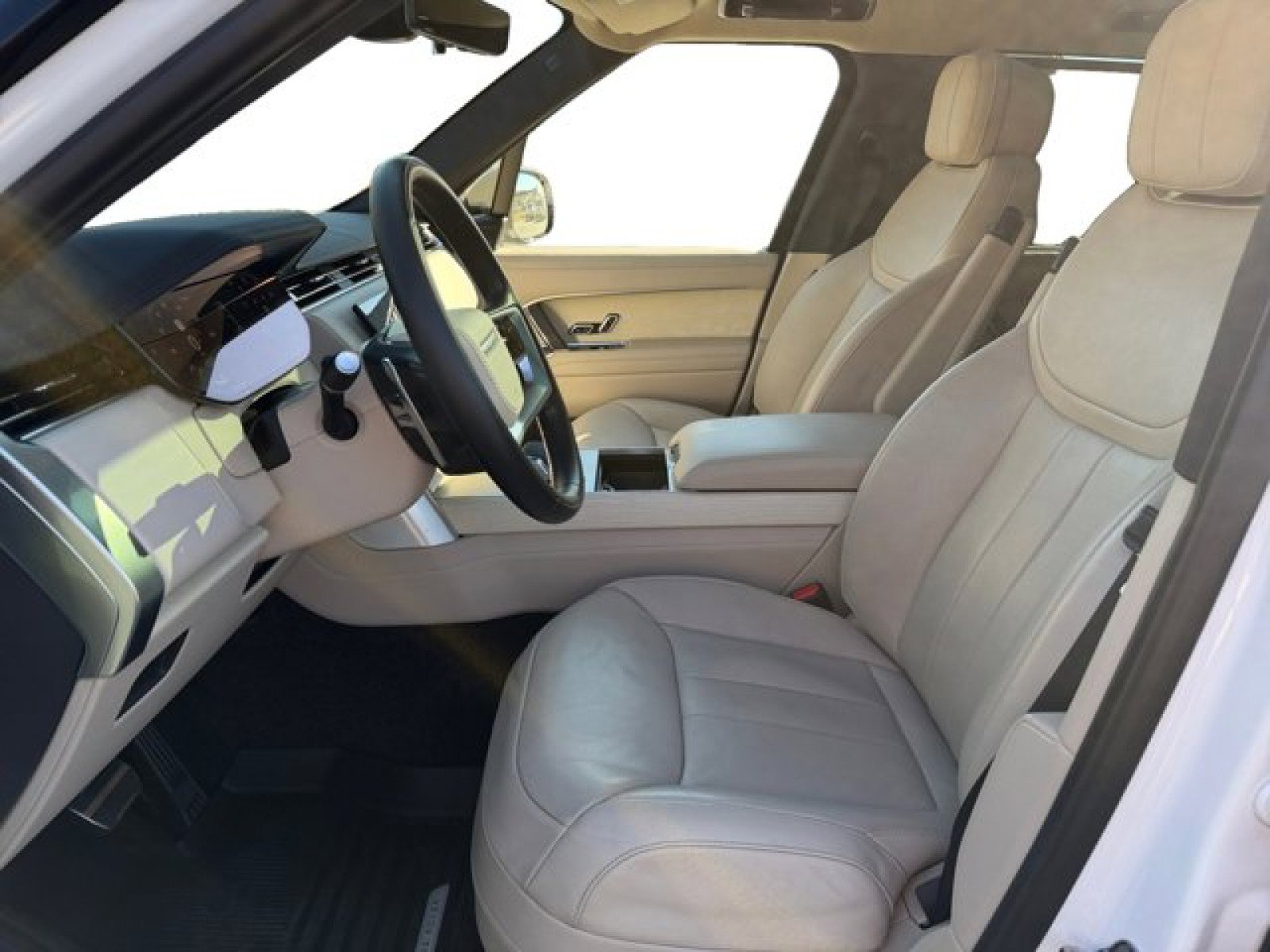 Used 2024 Land Rover Range Rover SE image 10