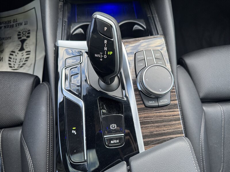 Used 2023 BMW 530i w/ Convenience Package RWD image 49