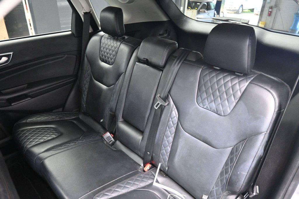 Used 2024 Ford Edge Titanium AWD/4WD image 19